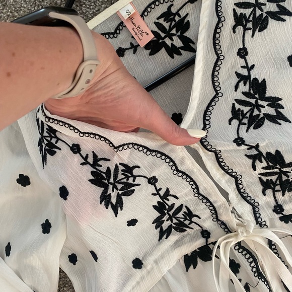 Sheer white and black embroidered midi dress with tie at waist size small - Picture 3 of 4